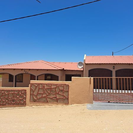 Jjp Self Catering - Three Bedroom House Luderitz Luaran gambar