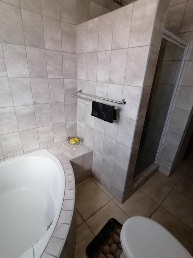 Jjp Self Catering - Three Bedroom House Luderitz Luaran gambar
