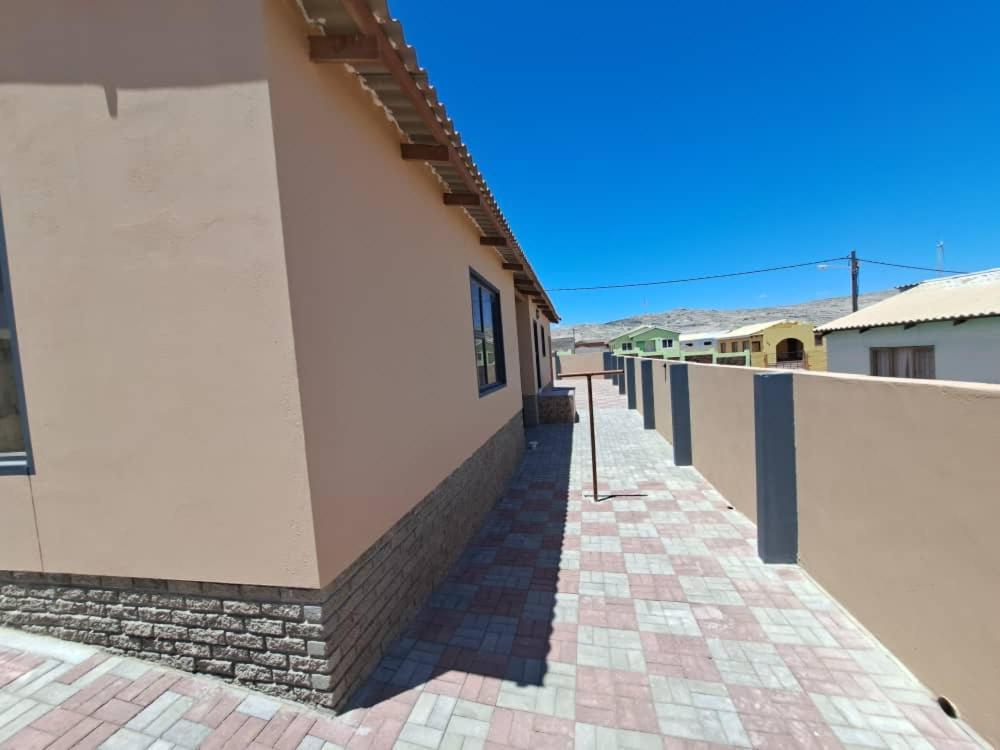 Jjp Self Catering - Three Bedroom House Luderitz Luaran gambar
