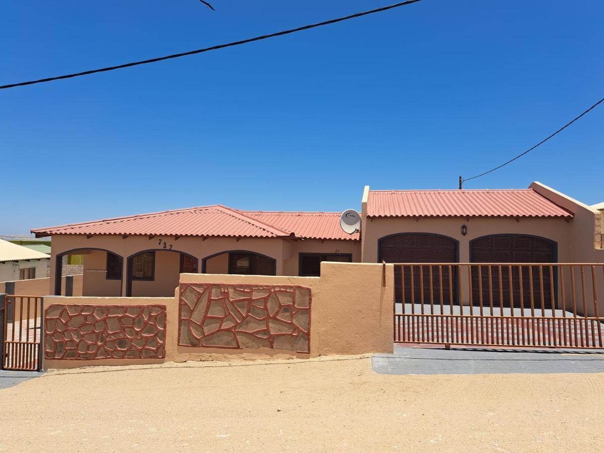 Jjp Self Catering - Three Bedroom House Luderitz Luaran gambar