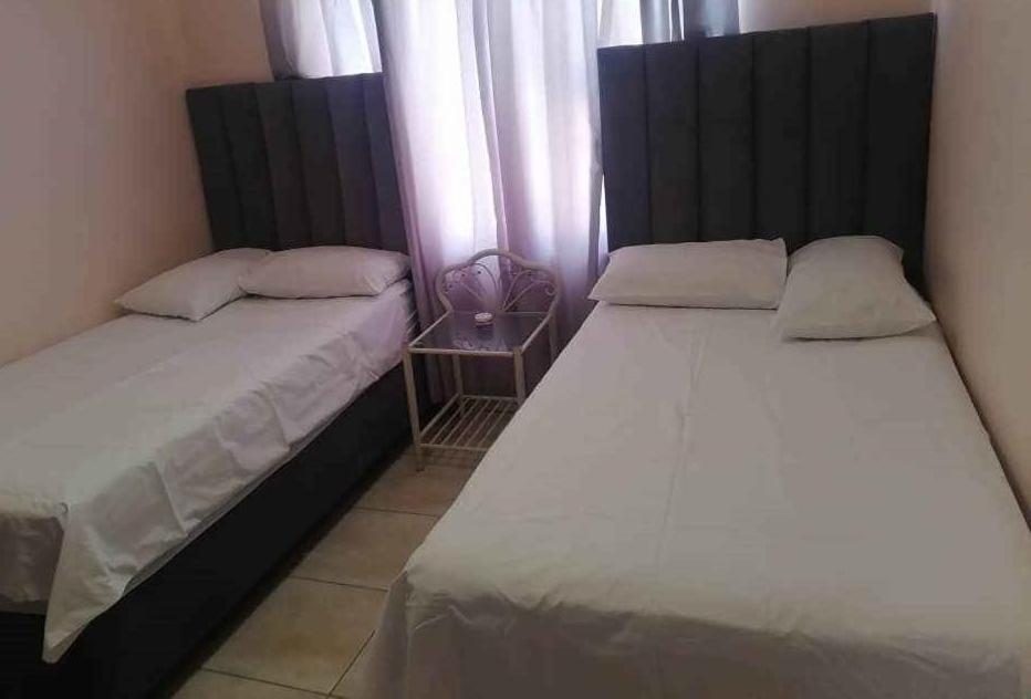 Jjp Self Catering - Three Bedroom House Luderitz Luaran gambar
