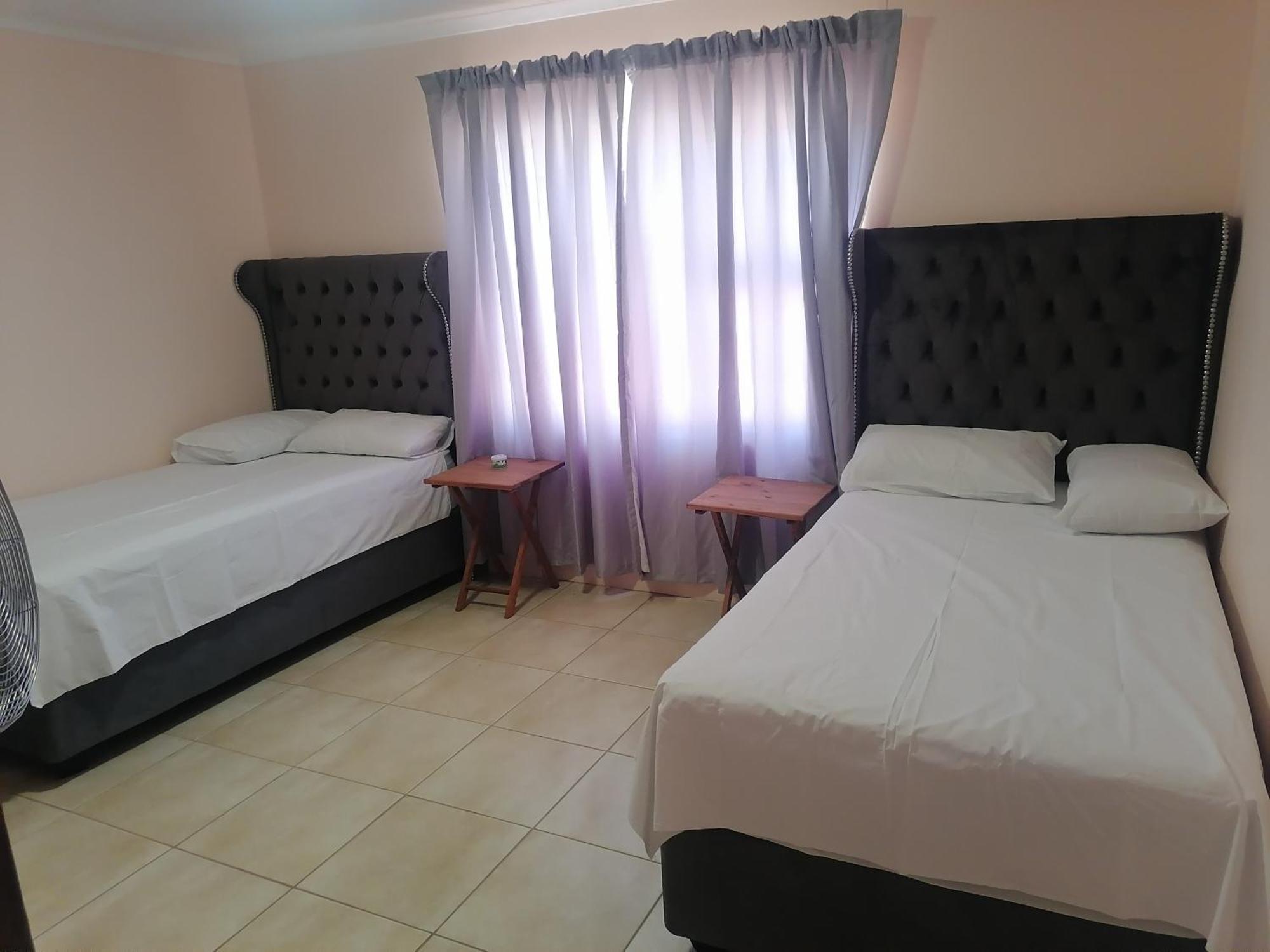 Jjp Self Catering - Three Bedroom House Luderitz Luaran gambar